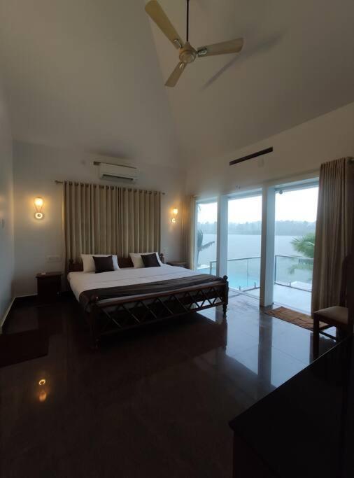 Riveria Portico - River Side 6 Bedroom Private Pool Bungalow North Paravur Exterior foto