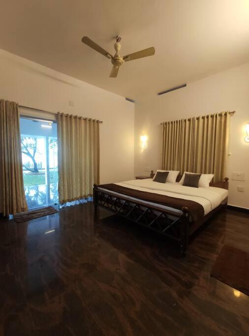 Riveria Portico - River Side 6 Bedroom Private Pool Bungalow North Paravur Exterior foto