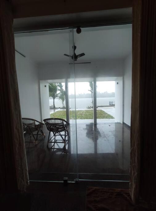 Riveria Portico - River Side 6 Bedroom Private Pool Bungalow North Paravur Exterior foto