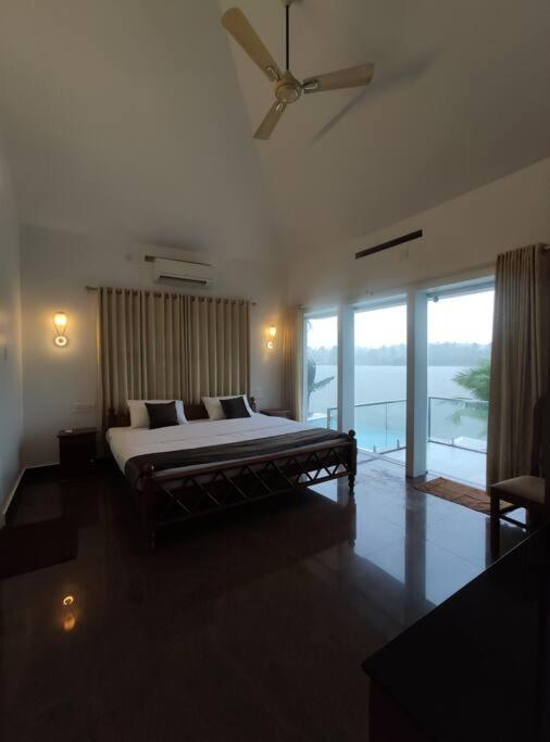 Riveria Portico - River Side 6 Bedroom Private Pool Bungalow North Paravur Exterior foto